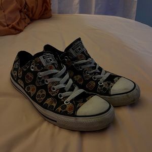 Skull Converse Size 10